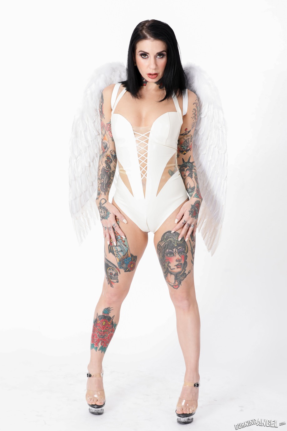 https://content3.vibraporn.com/burningangel.com/1391/01.jpg